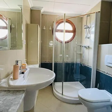 Perfect Vacation Cpd Apartment *